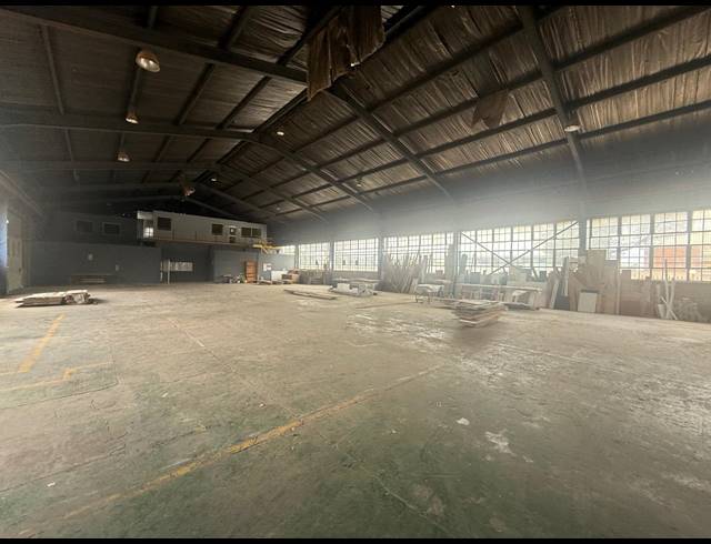 1,300M² WAREHOUSE TO LET IN ALRODE